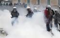 Παραβίαση ανθρωπίνων δικαιωμάτων η ρίψη δακρυγόνων κατά διαδηλωτών
