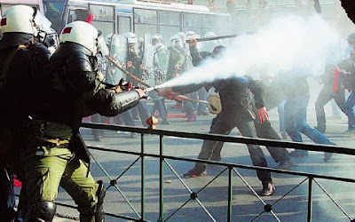 Ευρω-καταδίκη για τα δακρυγόνα κατά διαδηλωτών - Φωτογραφία 1