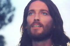 ΔΕΙΤΕ: Πώς είναι σήμερα ο πρωταγωνιστής του Ιησού από τη Ναζαρέτ!