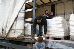 Ιδιώτης μοίρασε δωρεάν 14 τόνους ρύζι και 20 τόνους πορτοκάλια!