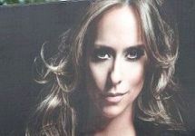 Γκάφα με το «ενισχυμένο» στήθος της Jennifer Love Hewitt σε αφίσα! [Photo] - Φωτογραφία 1