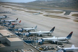 Ποιες αεροπορικές εταιρείες αναλαμβάνουν 24 «άγονες γραμμές» - Φωτογραφία 1
