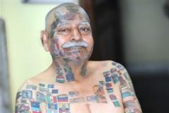 Τα tattoo του είναι παγκόσμιος χάρτης ( Photo )