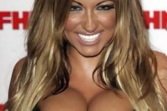 Ποιες celebrities έχουν ΤΕΡΑΣΤΙΟ ΣΤΗΘΟΣ ( Photos )