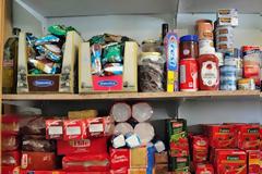 Προσφορά τροφίμων για τους άπορους από τον Ιερό Ναό Αγίου Κωνσταντίνου στο Ναύπλιο