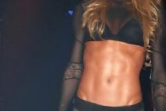 Ποια Ελληνίδα διαθέτει αυτό το Υπέροχο κορμί ??? (pics)