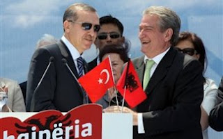 Ποια ιδέα του Μπουτάρη έκλεψε ο πρωθυπουργός της Αλβανίας? - Φωτογραφία 1