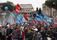 Χιλιάδες Ιταλοί διαδήλωσαν κατά των αλλαγών στο ασφαλιστικό - Φωτογραφία 1
