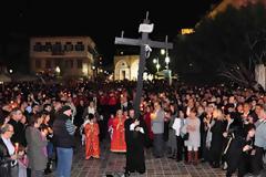 Ναύπλιο συνάντηση επιταφίων στην πλατεία Συντάγματος