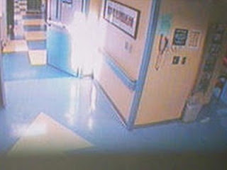 Απίστευτο βίντεο: Εμφάνιση αγγέλου σε νοσοκομείο! - Φωτογραφία 1