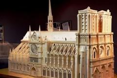 Έχτισε την Παναγία των Παρισίων με 298.000 σπίρτα