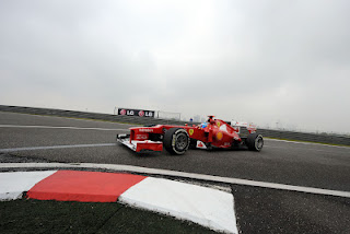 Αναμενόμενα πίσω η Ferrari - Φωτογραφία 1