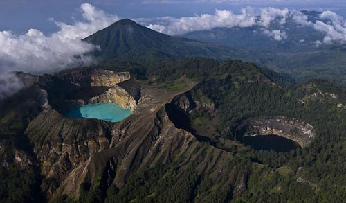 Ηφαίστειο που στη κορυφή του φέρει τρεις λίμνες! - Φωτογραφία 5