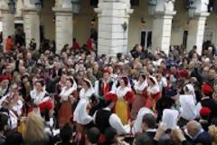 Λίγο πριν το Πάσχα, οι Έλληνες το γιορτάζουν