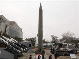 Νέο μεγάλο πύραυλο κατασκεύασε η Β.Κορέα - Φωτογραφία 1