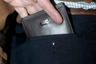 Ιωάννινα: Έκλεβαν πορτοφόλια μέσα σε εκκλησία! - Φωτογραφία 1