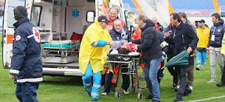 Σοκ στην Ιταλία. Ποδοσφαιριστής πέθανε κατά την διάρκεια του αγώνα - Φωτογραφία 1