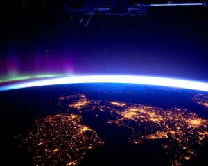 Αστροναύτης εύχεται καλό Πάσχα με φωτογραφίες από το διάστημα μέσω twitter - Φωτογραφία 1