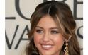 H Miley Cyrus χωρίς σουτιέν, αποκάλυψε το στήθος της στους παπαράτσι! (Photos)