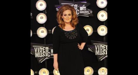 Η Adele είναι η πλουσιότερη τραγουδίστρια κάτω των 30 - Φωτογραφία 1