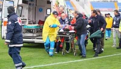 VIDEO: Πέθανε από ανακοπή ο παίκτης της Πεσκάρα Μοροζίνι την ώρα του αγώνα - Φωτογραφία 1