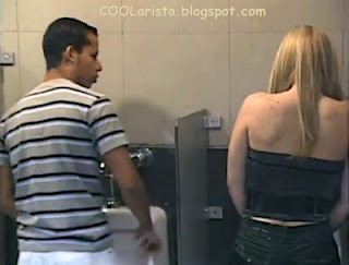 Ξεκαρδιστική Φάρσα: Γυναίκα κατουράει όρθια σε αντρικές τουαλέτες! (video) - Φωτογραφία 1