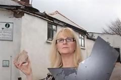 ΔΕΙΤΕ: Μετακομίζει γιατί της τράκαραν το σπίτι 50 φορές...