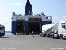 Σοβαρά προβλήματα αυτή την ώρα στο λιμάνι Κυλλήνης καταγγέλλει αναγνώστης - Φωτογραφία 1