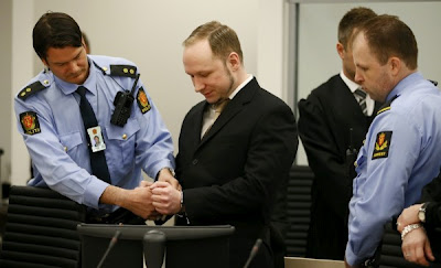 Νορβηγία: Ο «μακελάρης» χαιρετά ναζιστικά στο Δικαστήριο - Φωτογραφία 3