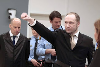 Ναζιστικός χαιρετισμός του Μπράιβικ στο δικαστήριο - Φωτογραφία 1