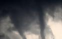 ΤΡΟΜΑΚΤΙΚΕΣ ΦΩΤΟ: Φονικοί τυφώνες ξεκληρίζουν οικογένειες και στήνουν σκηνικό Αποκάλυψης! - Φωτογραφία 8