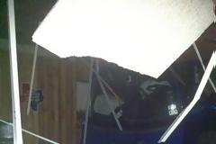 Απίστευτο ατύχημα με αυτοκίνητο που...πέταξε στην κυριολεξία! (PIC)