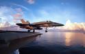 VIDEO - ΣΟΚ: F18 πέφτει στη θάλασσα από αεροπλανοφόρο