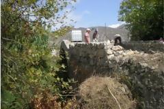 Μνημείο συντηρείται πριν καταρρεύσει…