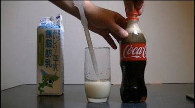 Δείτε τι συμβαίνει αν αναμίξεις κόκα κόλα με γάλα - Φωτογραφία 4