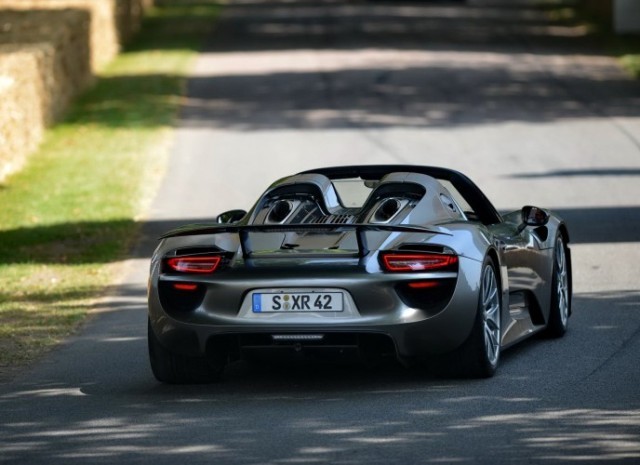 Πρεμιέρα για την Porsche 918 Spyder - Φωτογραφία 4