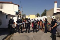 Με ηρεμία και ισχυρή αστυνομική δύναμη η κατεδάφιση του καταυλισμού στις Αχαρνές