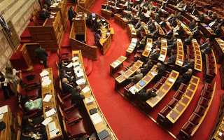 Αντιπαράθεση στη Βουλή για τα ιδιωτικά ΙΕΚ - Φωτογραφία 1