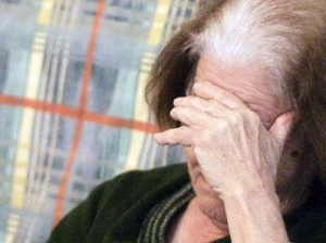 Επιτέθηκαν σε 84χρονη μέσα στο σπίτι της για να την ληστέψουν - Φωτογραφία 1