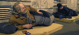 Στην Ουγγαρία οι άστεγοι θα πληρώνουν 500 ευρώ για να ζουν στους δρόμους - Φωτογραφία 1