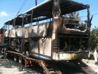 Κάηκε ολοσχερώς λεωφορείο του ΚΤΕΛ Ηλείας - Σώος ο οδηγός - Φωτογραφία 1