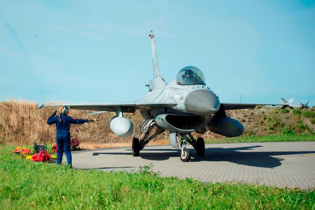 Η Ελληνίδα αμαζόνα των F 16 που εντυπωσίασε το ΝΑΤΟ - Φωτογραφίες - Φωτογραφία 4