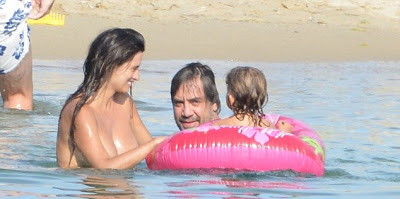 Penelope Cruz: Μπάνιο topless λίγες εβδομάδες μετά τη γέννηση της κόρης της! - Φωτογραφία 5