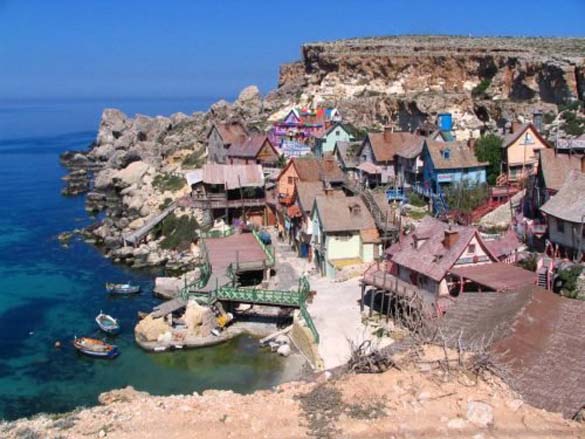 Δείτε πώς είναι τα πραγματικά μέρη που γυρίστηκαν 30 διάσημες ταινίες του Hollywood!!! - Φωτογραφία 25