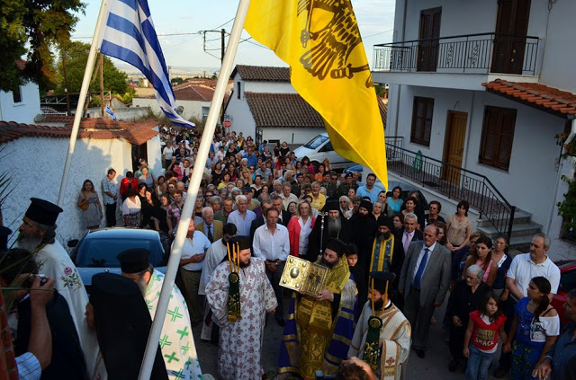 3580 - Λαμπρή υποδοχή του Τιμίου Ξύλου της Ιεράς Μονής Ξηροποτάμου στο Μελισσοχώρι Ωραιοκάστρου - Φωτογραφία 5