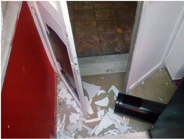 Νέα επιχείρηση της ΕΛ.ΑΣ. στα γραφεία της Χ.Α. στο Πέραμα - Φωτογραφία 2