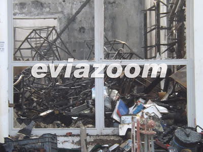 Εύβοια: Τρία καταστήματα τυλίχτηκαν στις φλόγες από βραχυκύκλωμα - Φωτογραφία 2