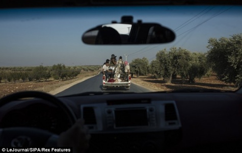 Συρία - Φωτογραφίες φρίκης με αποκεφαλισμούς ανθρώπων...!!! - Φωτογραφία 12