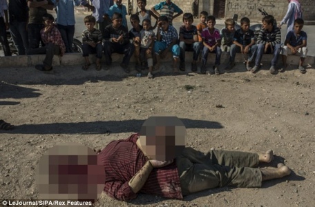 Συρία - Φωτογραφίες φρίκης με αποκεφαλισμούς ανθρώπων...!!! - Φωτογραφία 4