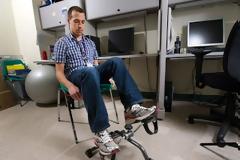 Οι Αμερικανοί βάζουν STOP στην καθιστική δουλειά! – Θα κάνουν διάδρομο ή ποδήλατο όσοι δουλεύουν μπροστά σε υπολογιστή!